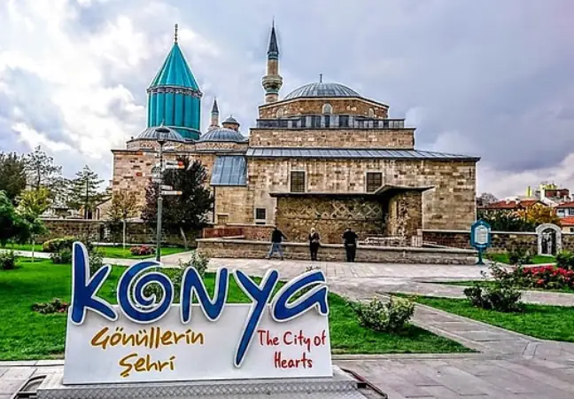 Mevlana Müzesi (Yeşil Türbe)